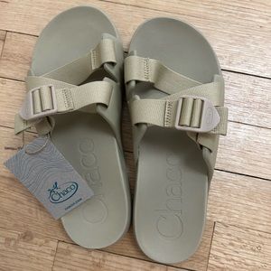 NWT Women’s Chaco Chillos slides Taupe size 9